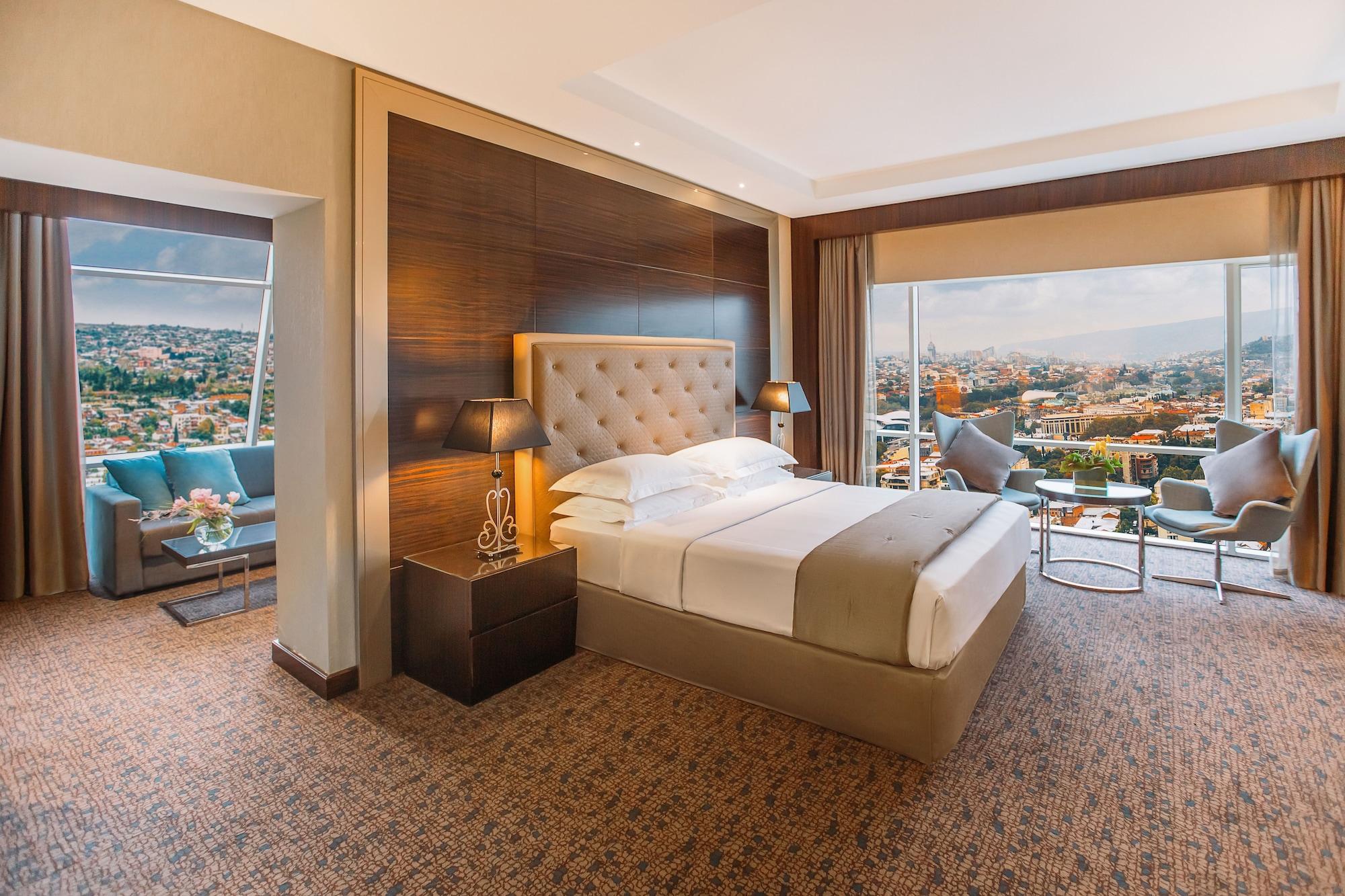The Biltmore Tbilisi Hotel Bagian luar foto Suite