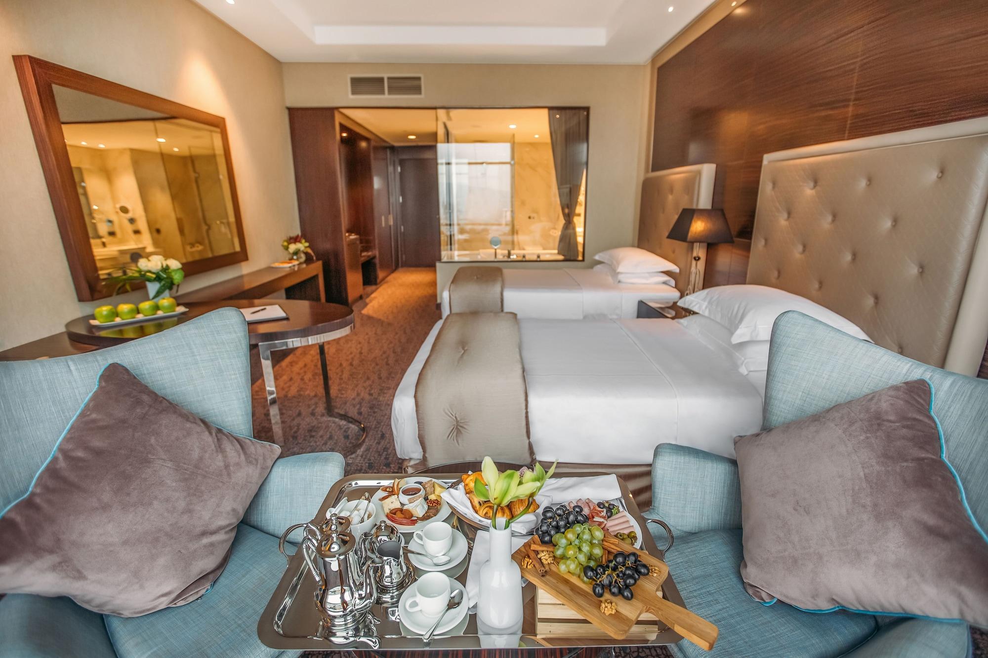 The Biltmore Tbilisi Hotel Bagian luar foto Deluxe Room