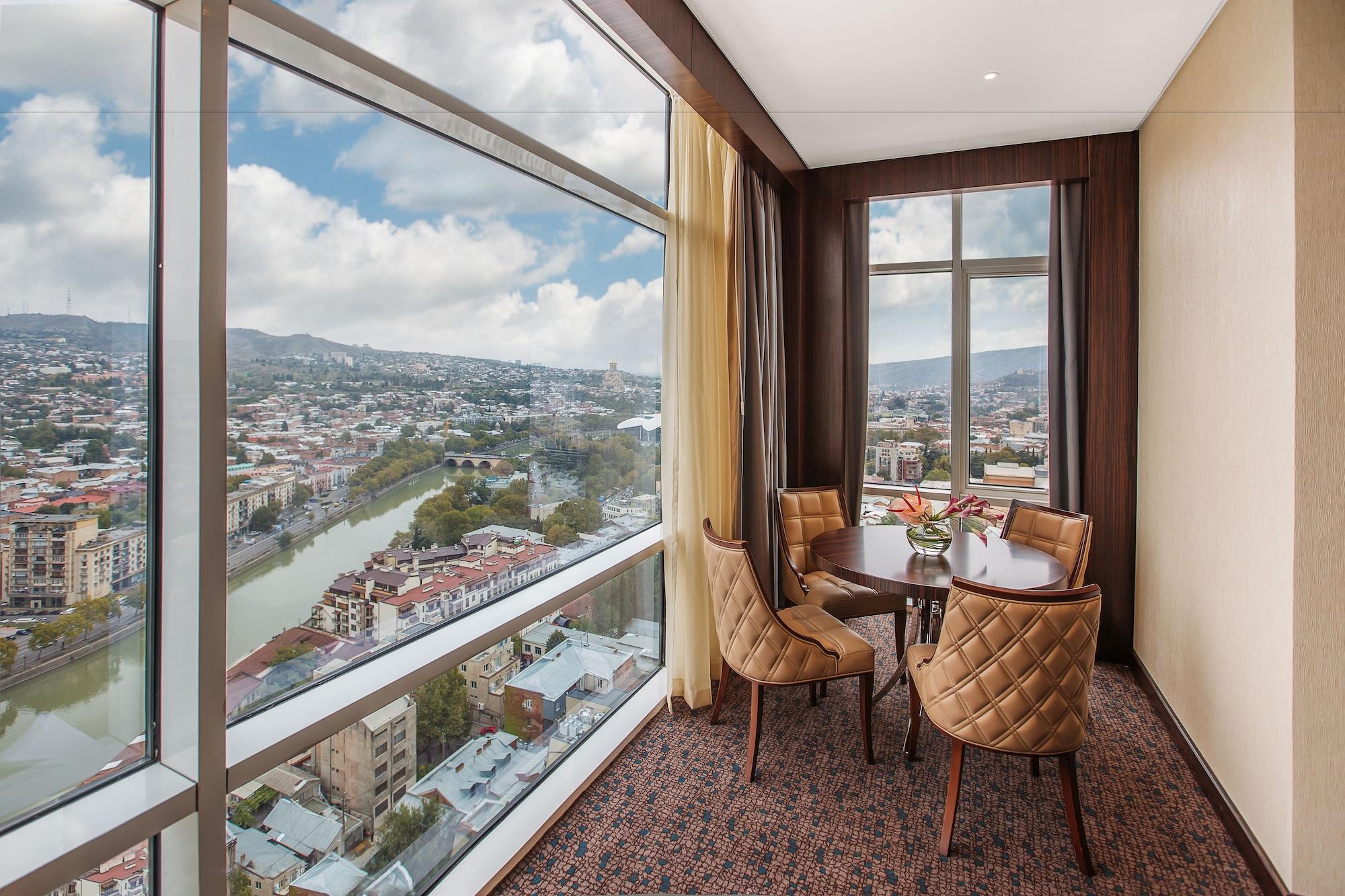 The Biltmore Tbilisi Hotel Bagian luar foto Suite