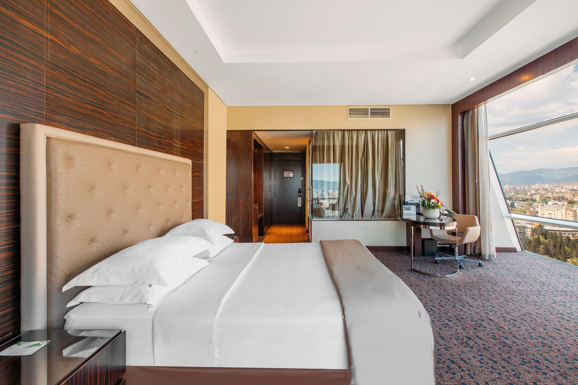 The Biltmore Tbilisi Hotel Bagian luar foto Executive Suite