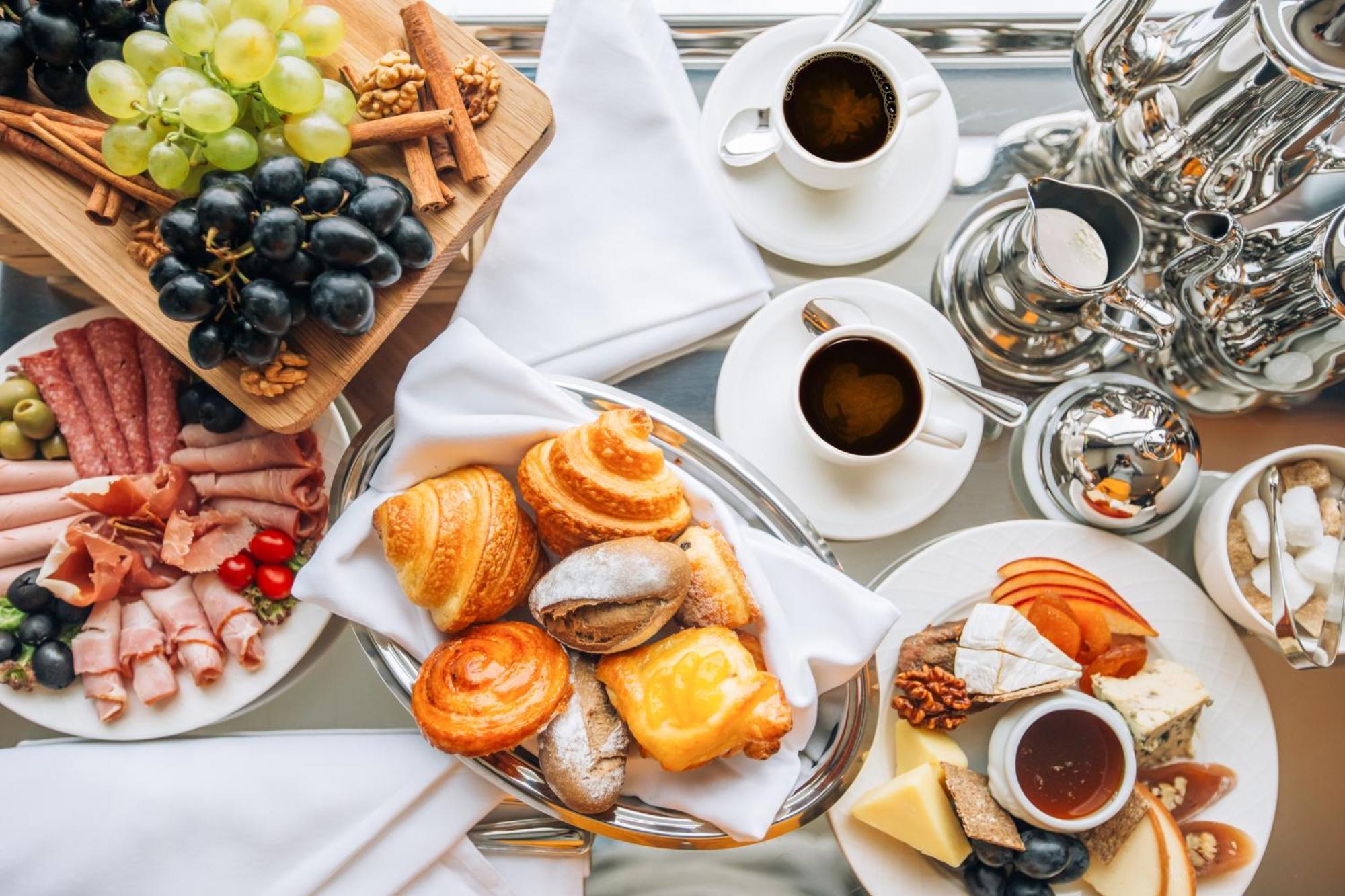 The Biltmore Tbilisi Hotel Bagian luar foto A continental breakfast