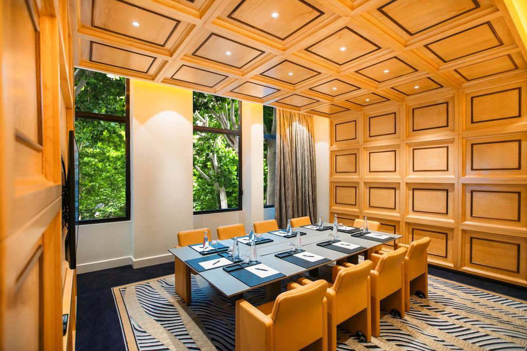 The Biltmore Tbilisi Hotel Bagian luar foto Meeting room